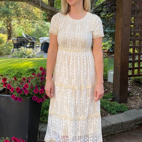 Cream Lace Dress - Picture 1 of 3